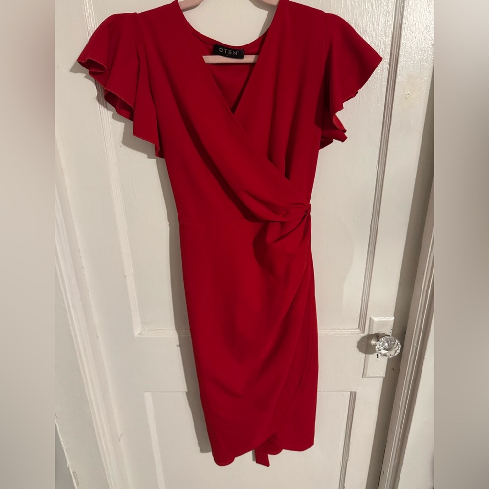 Chic Red Midi Dress with Ruffled Sleeves